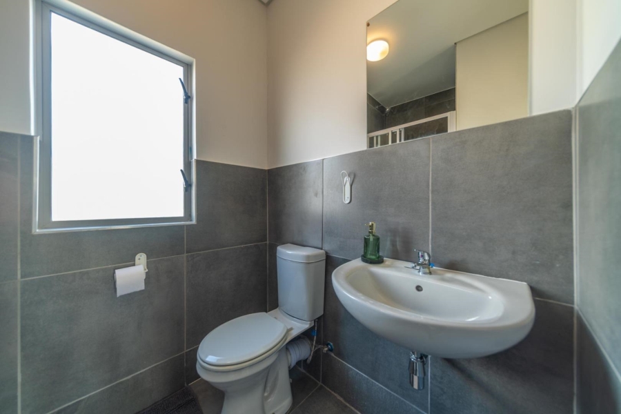 2 Bedroom Property for Sale in Newinbosch Western Cape